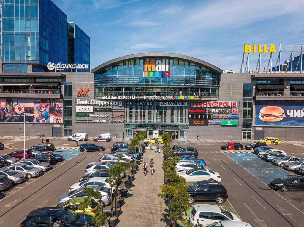 Understanding “The Mall” in the Dubai Context